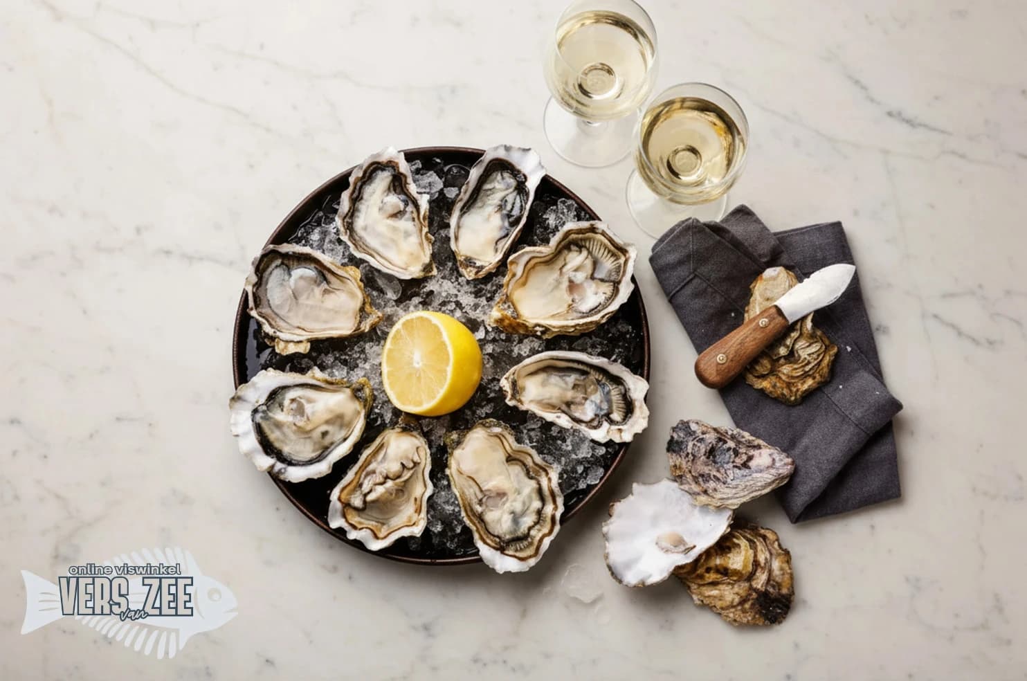Verse oesters met citroen en wijn